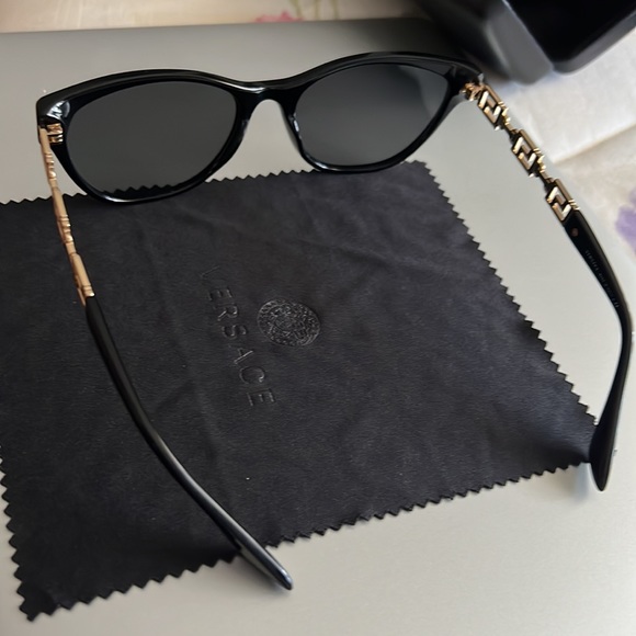 Versace Gold Accent Black Designer Shades Sunglasses Women - Picture 6 of 7